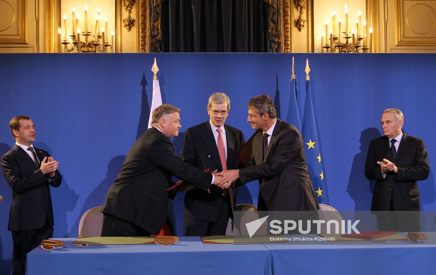 Dmitry Medvedev visits France