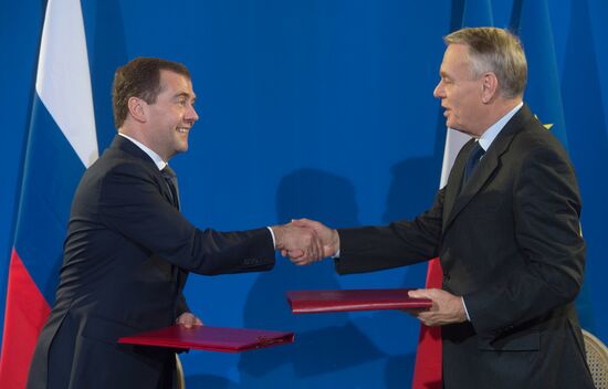 Dmitry Medvedev visits France