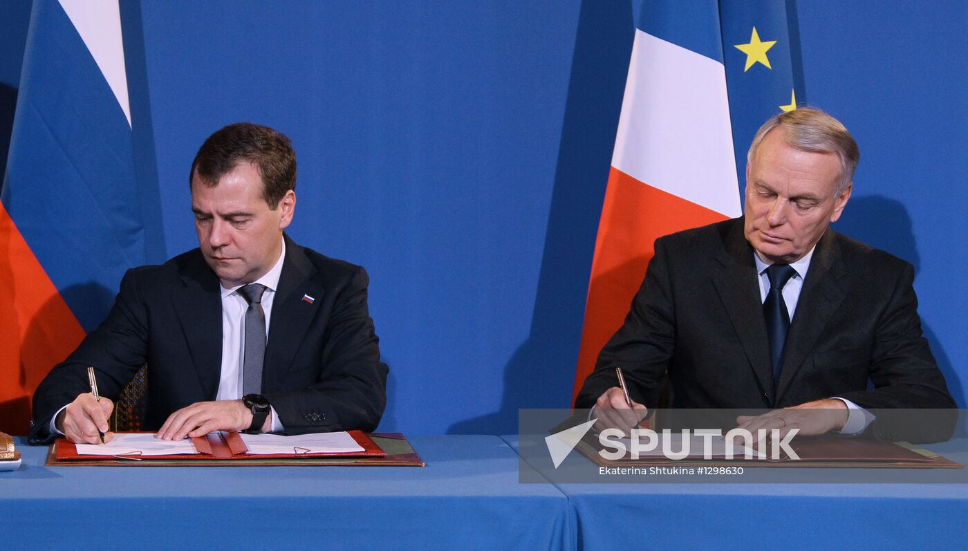 Dmitry Medvedev visits France