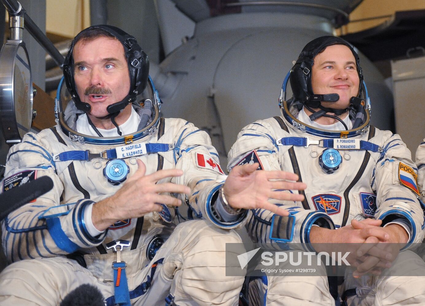 Long-term ISS Expedition 34/35 crews train at Gagarin Center