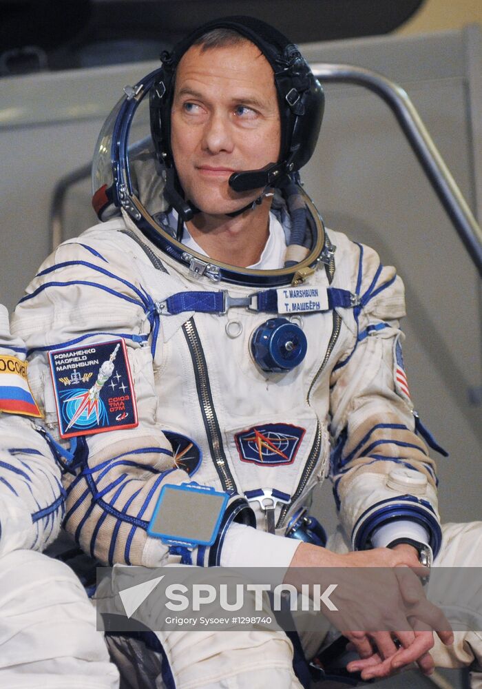 Long-term ISS Expedition 34/35 crews train at Gagarin Center