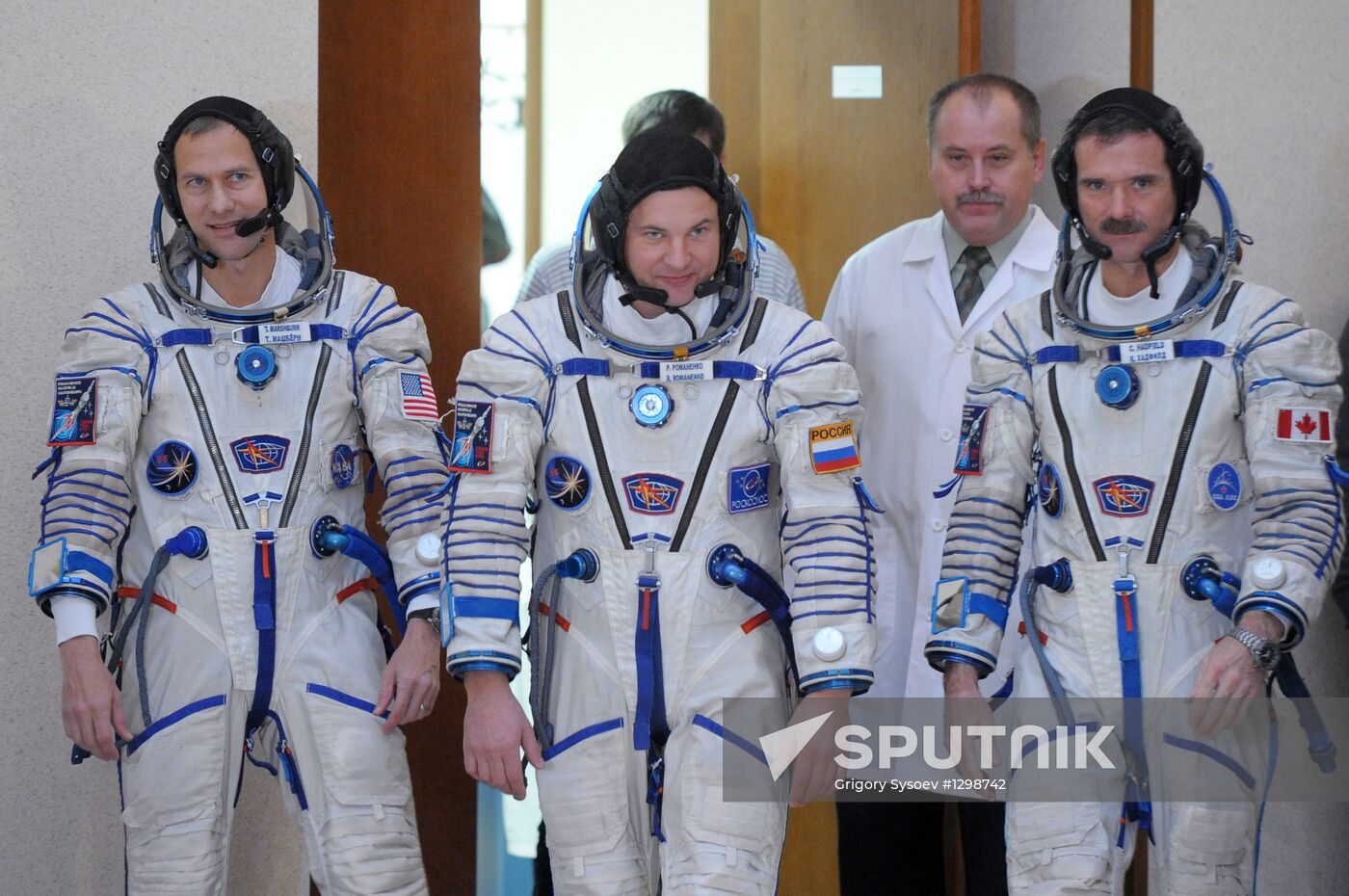 Long-term ISS Expedition 34/35 crews train at Gagarin Center