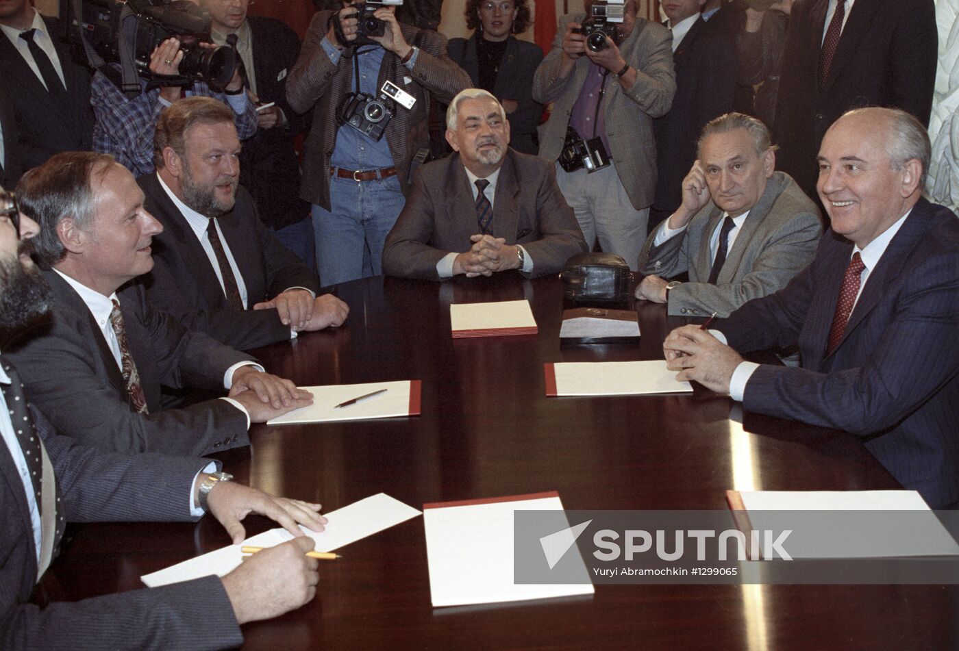 Mikhail Gorbachev meeting with Oskar Lafontaine