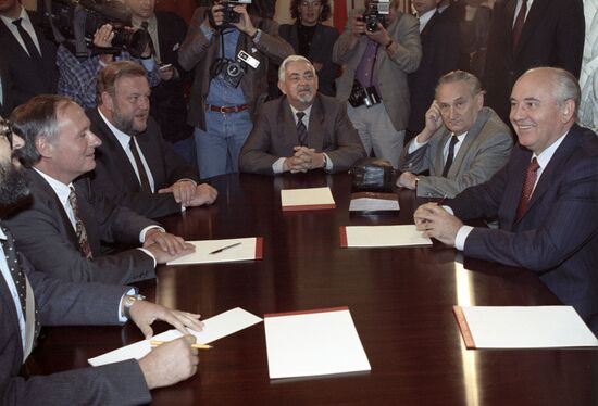 Mikhail Gorbachev meeting with Oskar Lafontaine