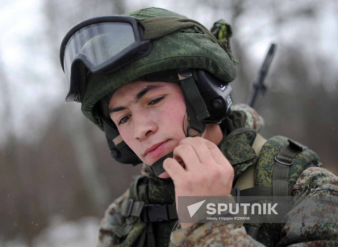 Russian Army troops get new battle suit