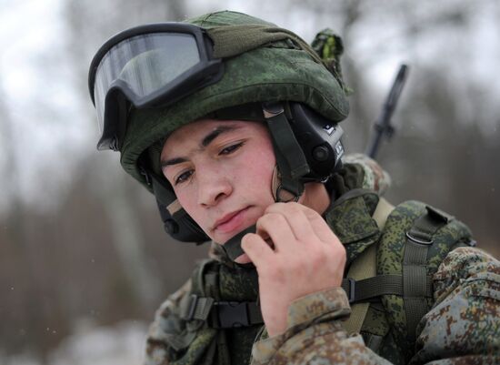 Russian Army troops get new battle suit