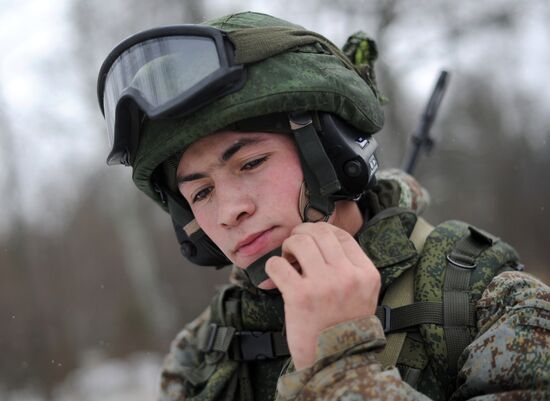 Russian Army troops get new battle suit
