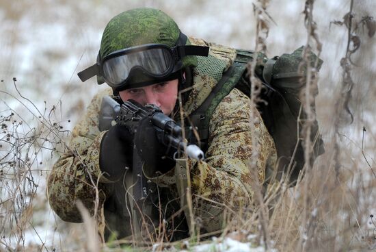 Russian Army troops get new battle suit