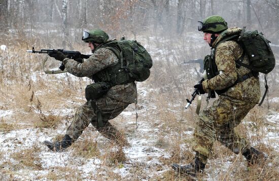 Russian Army troops get new battle suit