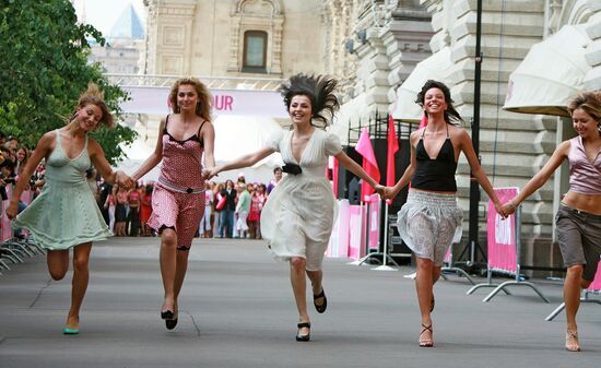 STILETTO SHOE RUNNING RACE