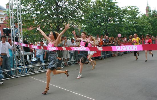 STILETTO SHOE RUNNING RACE