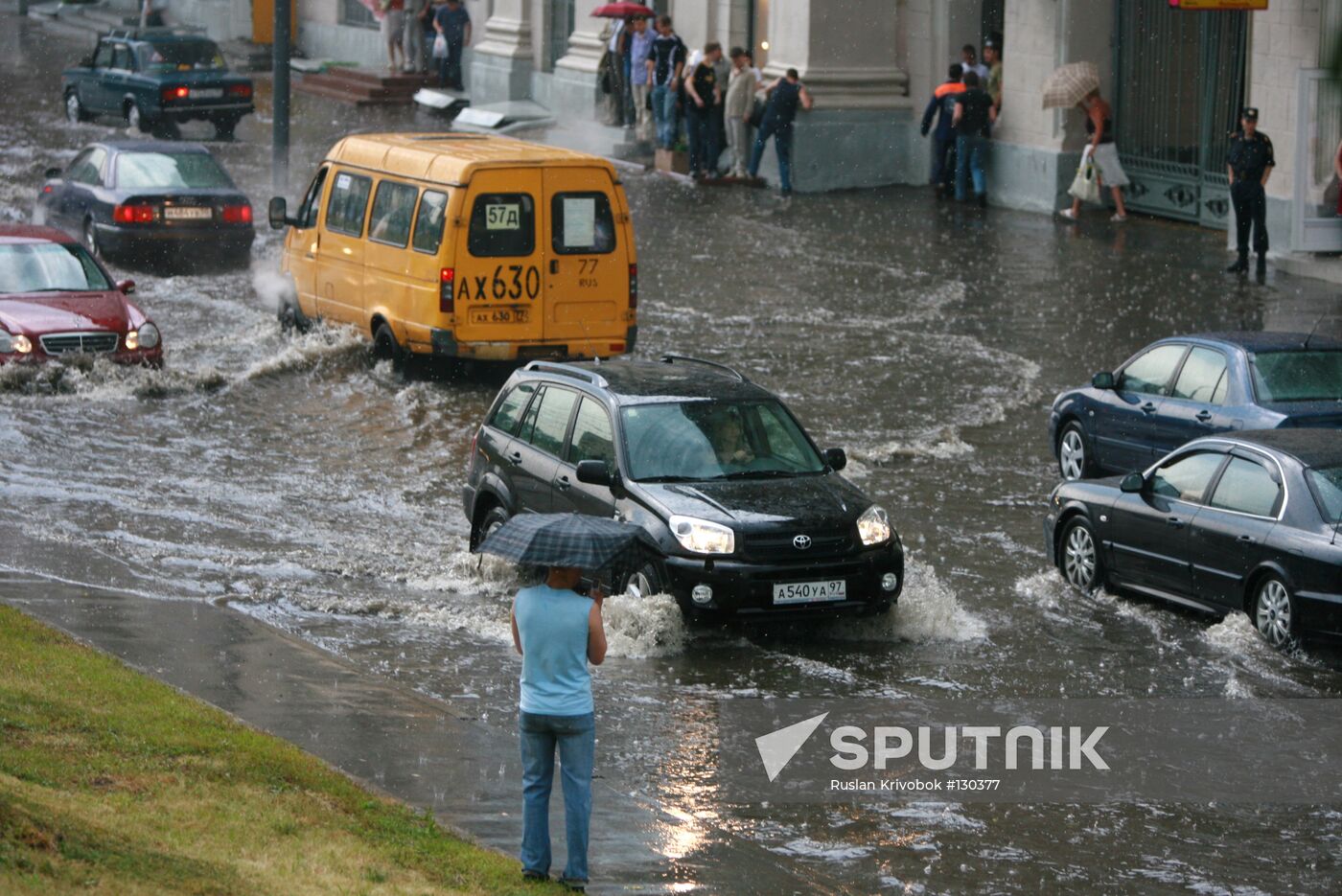 TORRENTIAL RAIN IN MOSCOW