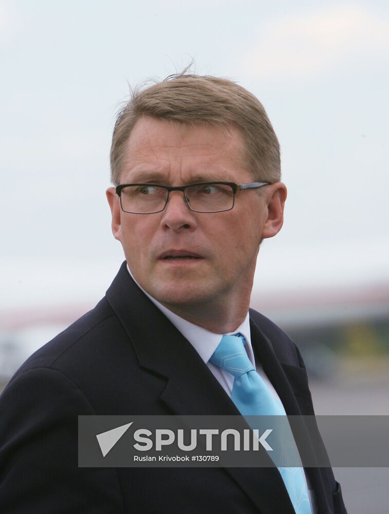 MATTI VANHANEN ARRIVES IN ST. PETERSBURG