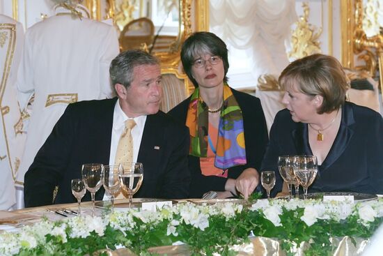G8 LEADERS INFORMAL DINNER