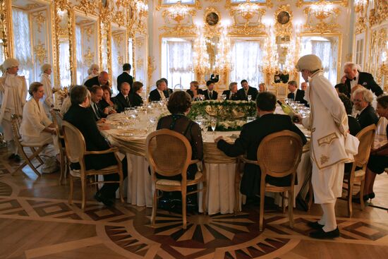 INFORMAL DINNER OF G8 LEADERS IN PETERHOF.
