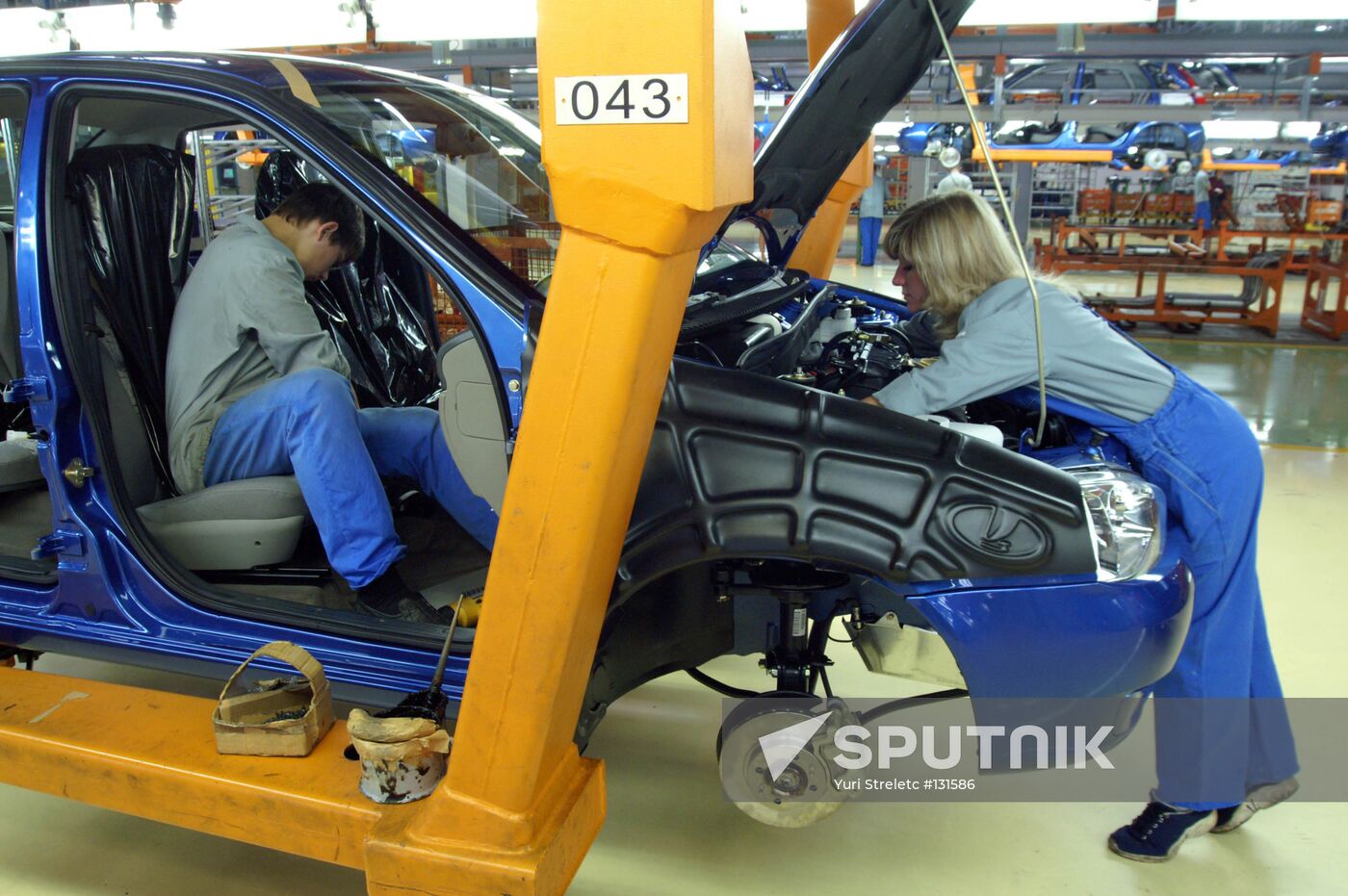 25-MILLIONTH CAR AT AVTOVAZ