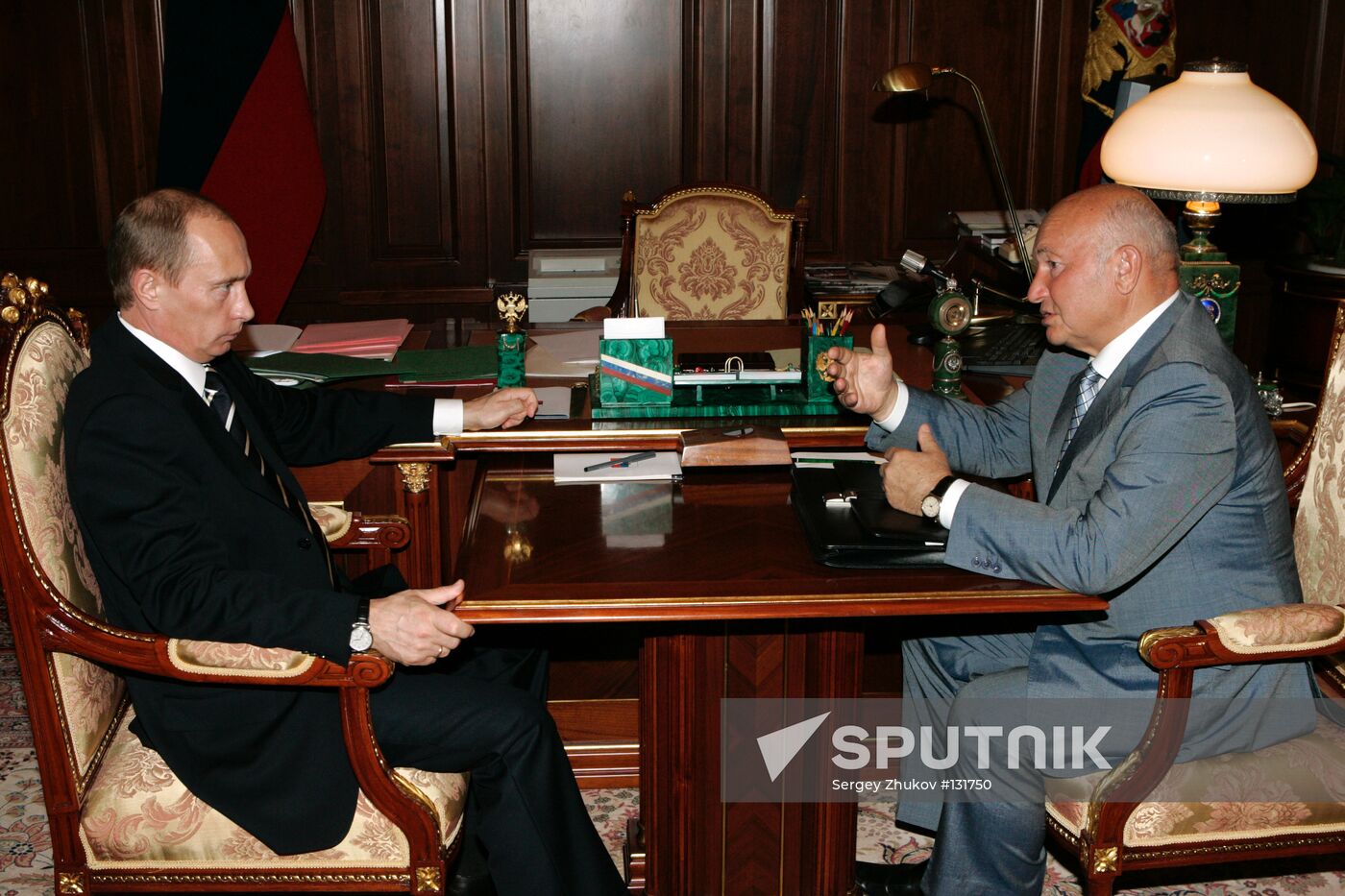 VLADIMIR PUTIN AND YURY LUZHKOV 