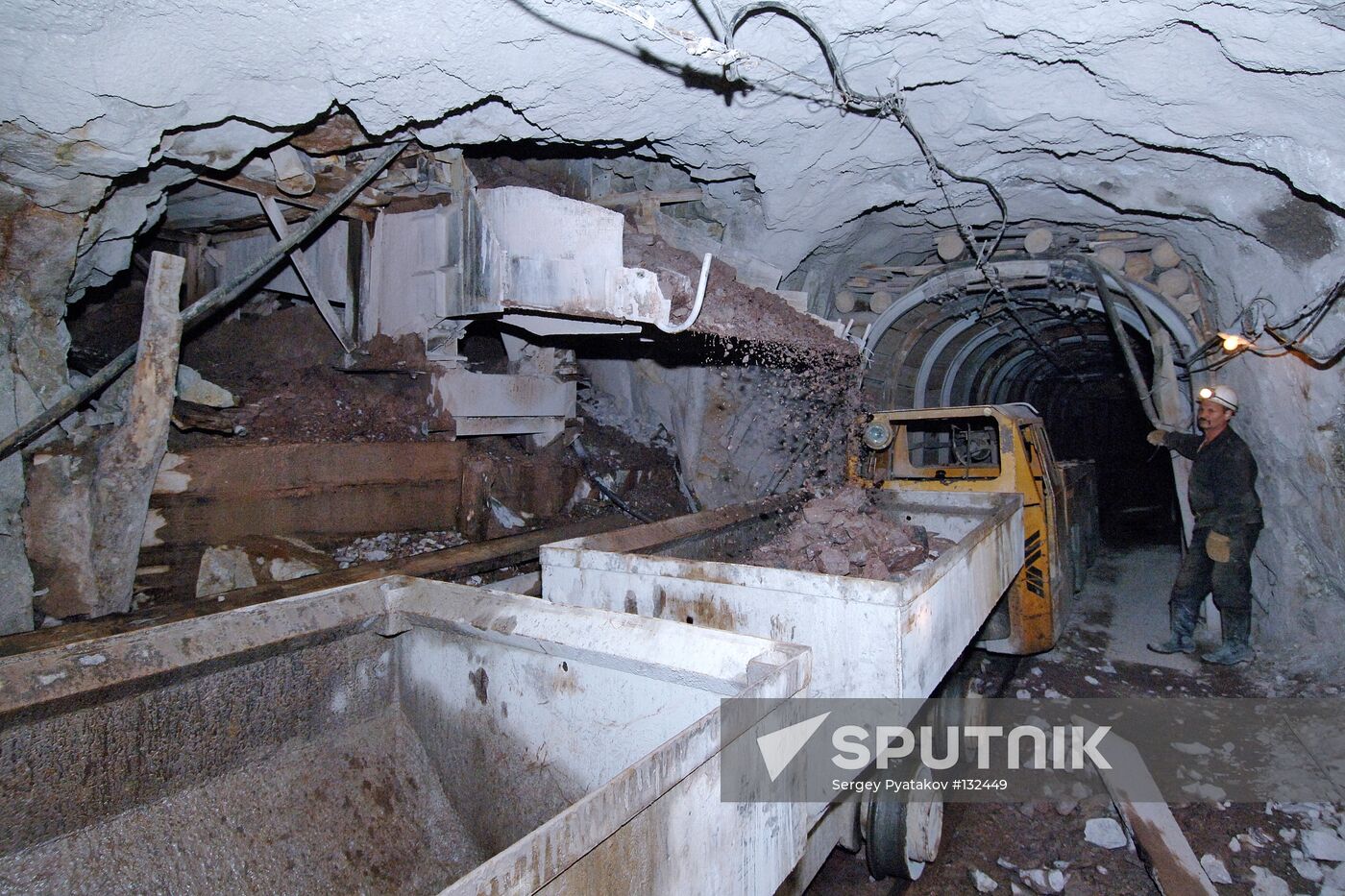 URANIUM ORE MINING