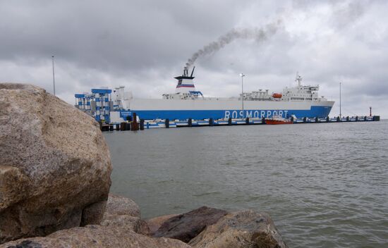 sea port of Ust-Lug