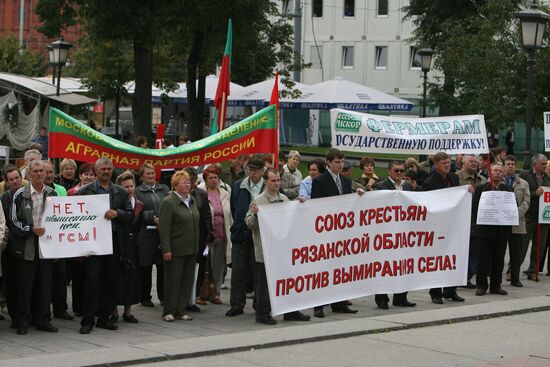 MEETING IN MOSCOW