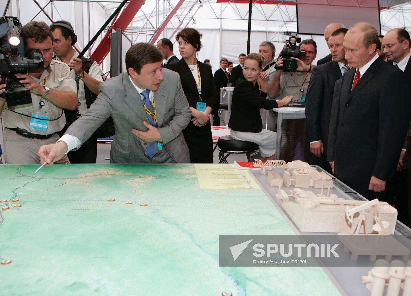 VLADIMIR PUTIN AT FORUM IN SOCHI