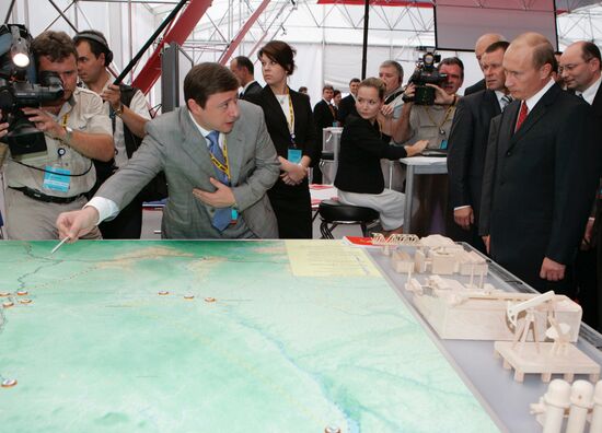 VLADIMIR PUTIN AT FORUM IN SOCHI