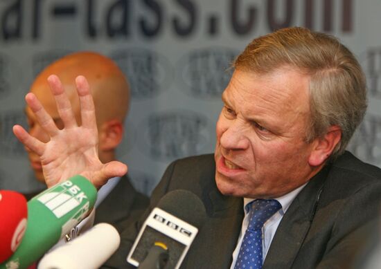 JAAP DE HOOP SCHEFFER