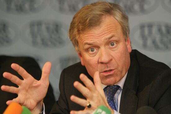 JAAP DE HOOP SCHEFFER
