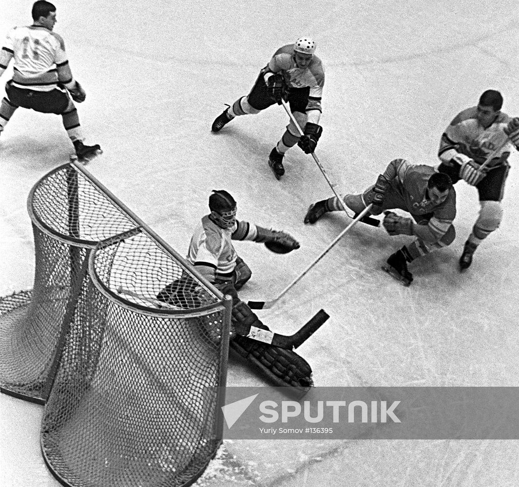 OLYMPIC GAMES ICE HOCKEY U.S.S.R.-CANADA MEET