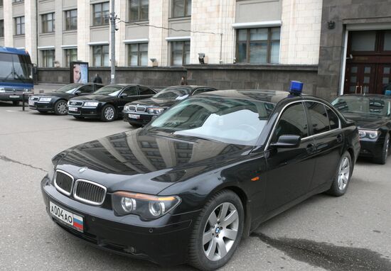 STATE DUMA DEPUTIES' CARS