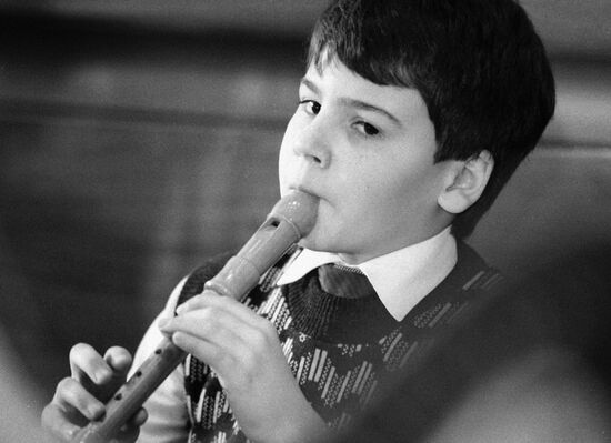 POSIKER FLUTIST