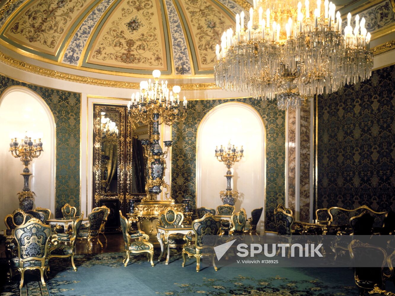 GRAND KREMLIN PALACE DRAWING ROOM