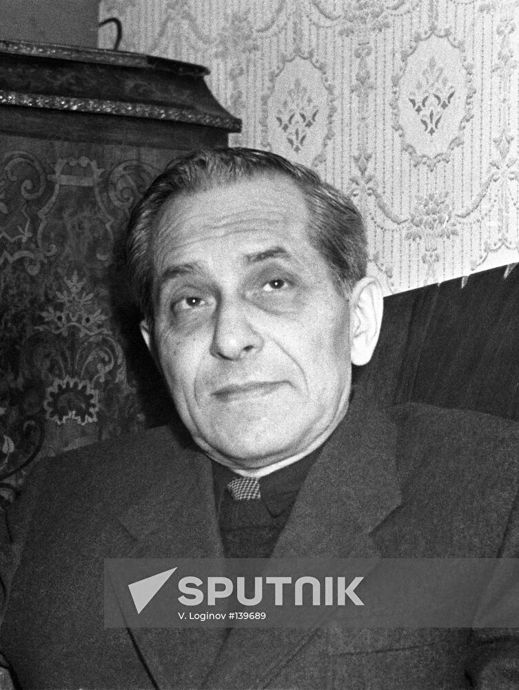 MIKHAIL ZOSHCHENKO WRITER