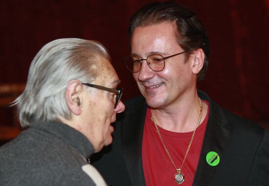 Yermolova Theater troupe gathering