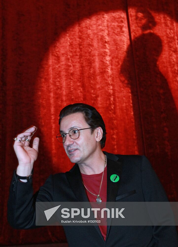 Yermolova Theater troupe gathering