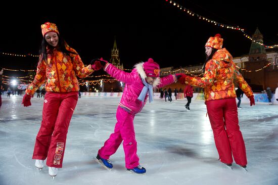 GUM-skating rink opens on Red Square