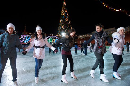 GUM-skating rink opens on Red Square