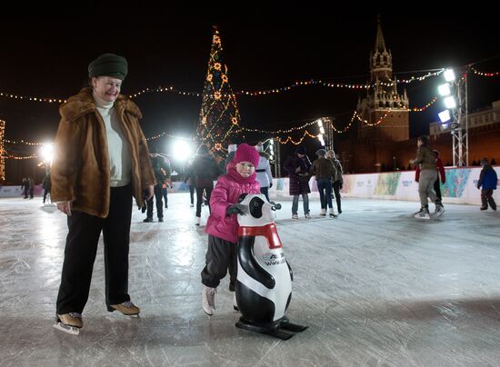 GUM-skating rink opens on Red Square