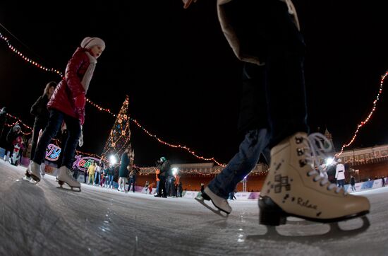 GUM-skating rink opens on Red Square