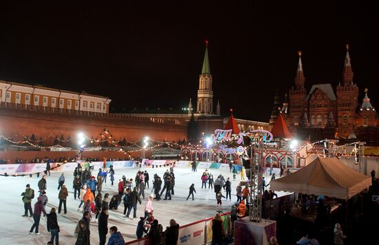 GUM-skating rink opens on Red Square