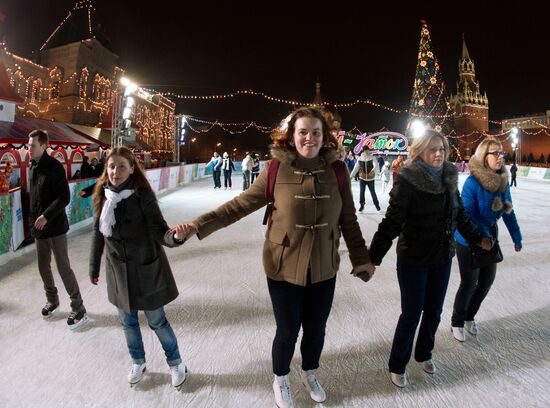 GUM-skating rink opens on Red Square
