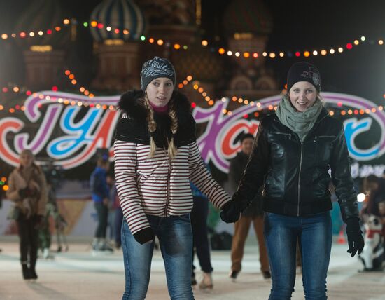 GUM-skating rink opens on Red Square