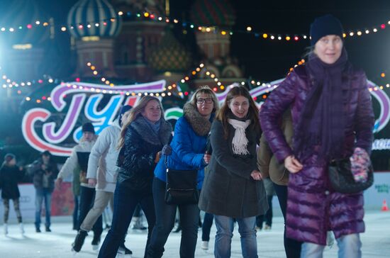 GUM-skating rink opens on Red Square