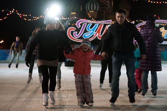 GUM-skating rink opens on Red Square
