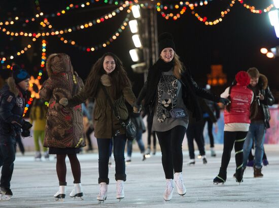 GUM-skating rink opens on Red Square
