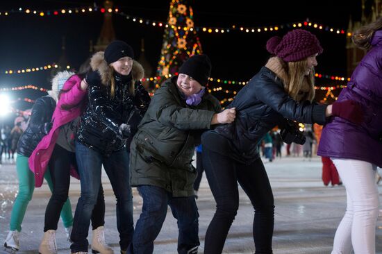 GUM-skating rink opens on Red Square