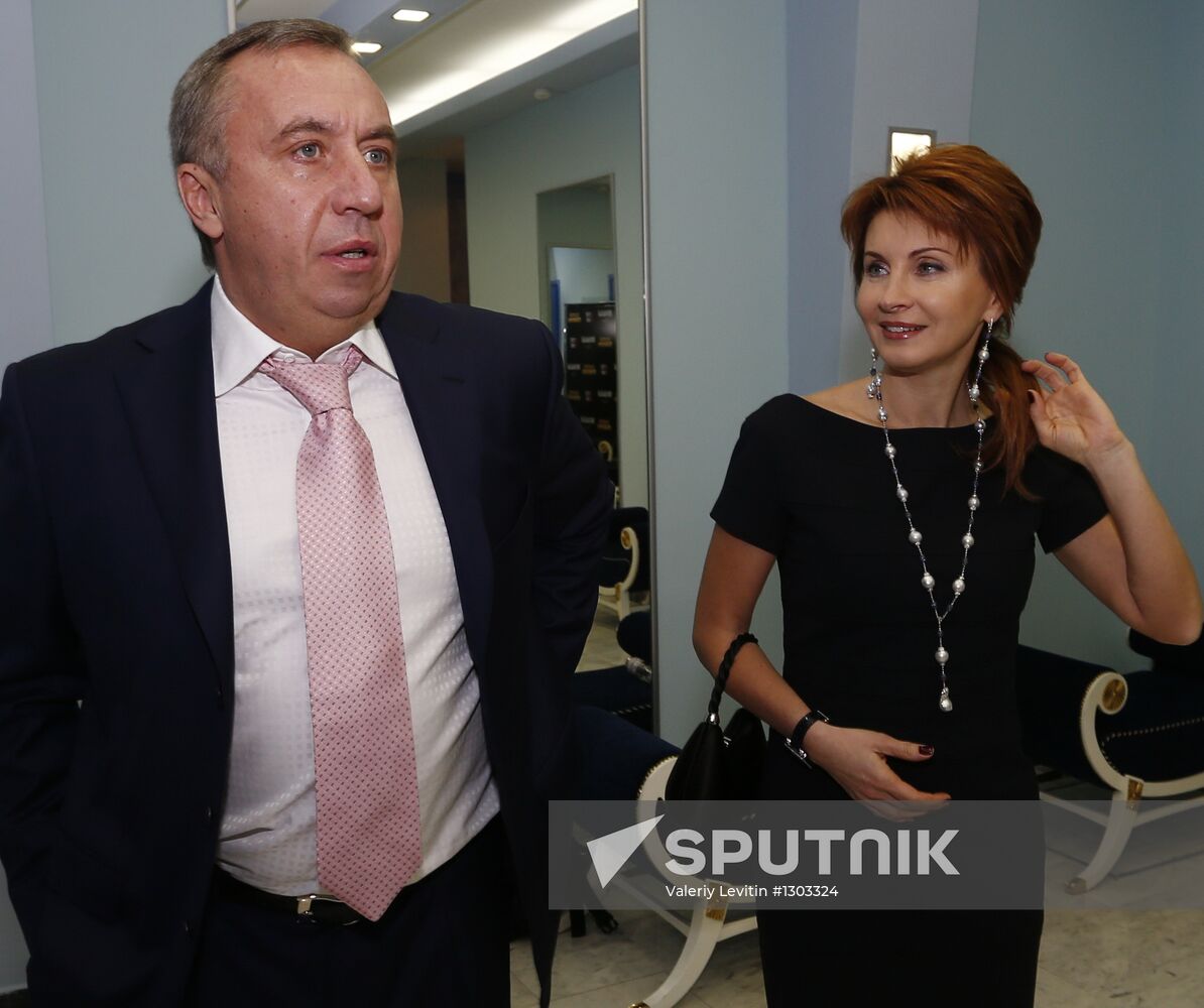 Reception by producer of 17th Golden Gramophone award