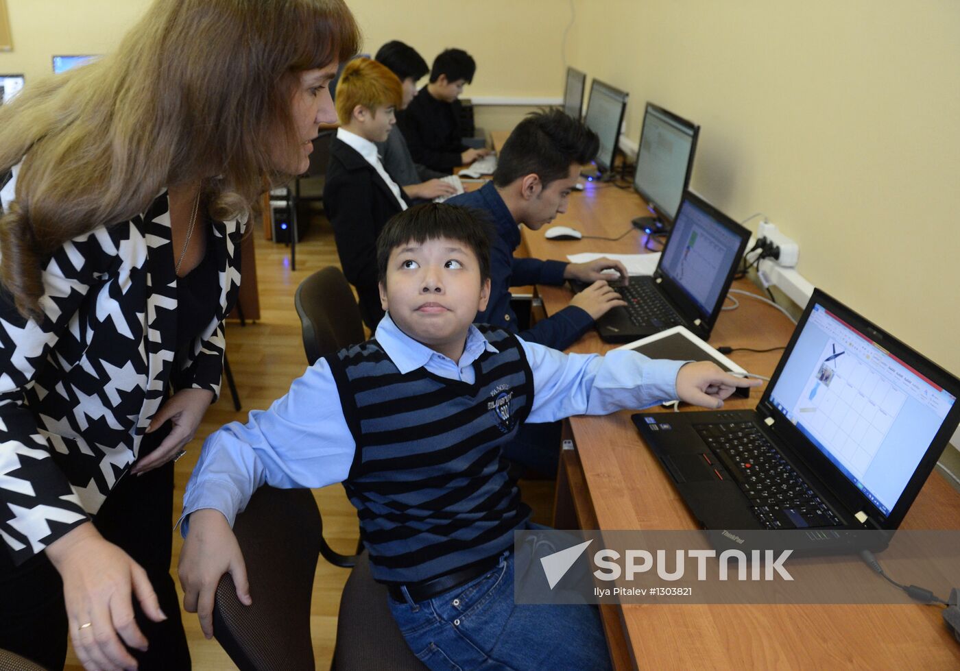 Teaching immigrants Russian