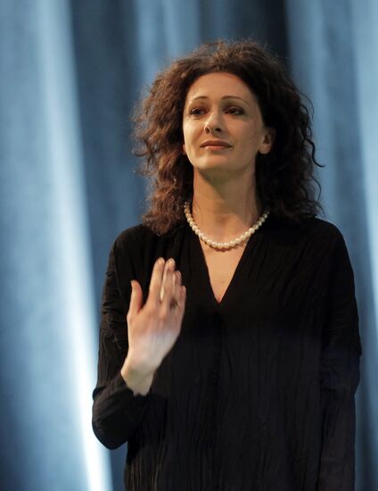 Gold Batten Light Awards