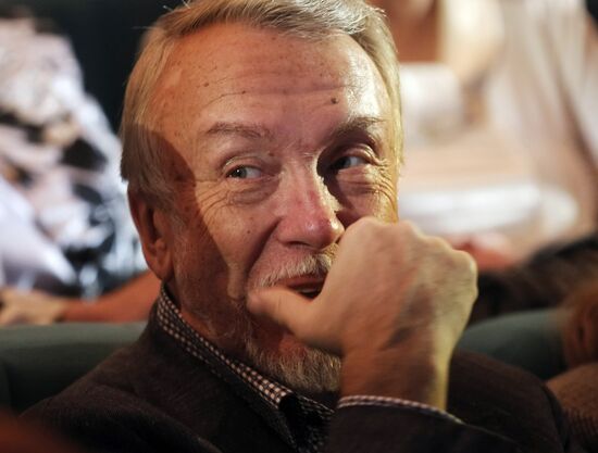 Gold Batten Light Awards